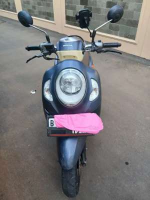 Jual bekas JuaL scoopy 2020 buLan 12,lokasi di Depok Kota