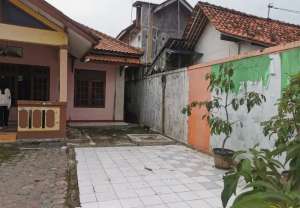 Jual sewa rumah pinggir jln lokasi di Kebumen Kab., tersedia melalui melalui situs Olx