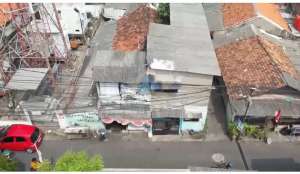 Jual Tanah Ada Bangunan Rumah Di Babakan, Tangerang lokasi di Tangerang Kota, tersedia melalui melalui situs Olx