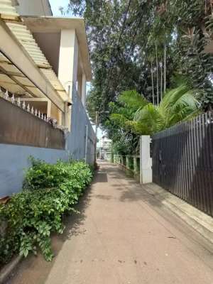 Jual tanah bonus rumah lokasi di Jakarta Timur, tersedia melalui melalui situs Olx