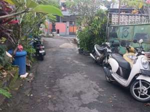 Jual Tanah Bonus Rumah Di Jalan Dalung PermaiBadungBali. Gatsu Barat,Puspem Badung, Sempidi, RS Kapal, Kerobokan, Canggu , Kuta, lokasi di Kab. Badung, tersedia melalui melalui situs Olx