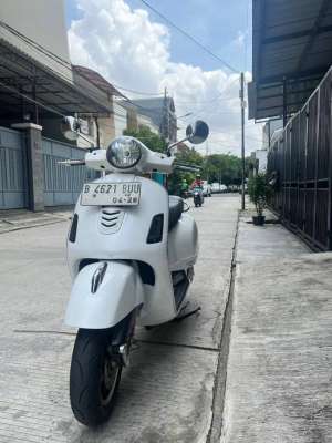 Jual bekas Jual Vespa GTS 150 Tahun 2019 Kondisi Terawat dan Siap Pakai,lokasi di Jakarta Barat