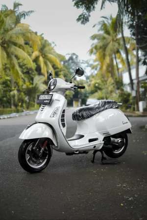 Jual bekas JUAL VESPA MATIC BEKASSECOND GTS 2014 MURAH BERGARANSI,lokasi di Banyumas Kab.