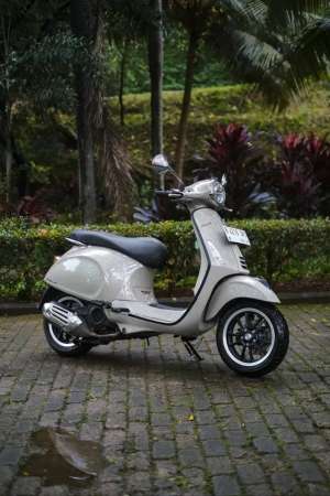 Jual bekas JUAL VESPA MATIC BEKASSECOND PRIMAVERA 2022 MURAH BERGARANSI,lokasi di Bekasi Kab.