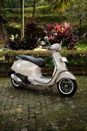 Jual bekas JUAL VESPA MATIC BEKASSECOND PRIMAVERA 2023 MURAH BERGARANSI,lokasi di Depok Kota