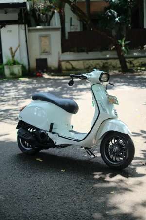Jual bekas JUAL VESPA MATIC BEKASSECOND SPRINT 3VIE 2014 MURAH BERGARANSI,lokasi di Banjar Kota