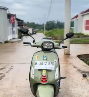 Jual bekas Jual vespa sprint s 150 hijau,lokasi di Semarang Kota