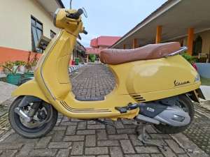 Jual bekas Jual vespa thn 2017 warna kuning pajak on,harga nego,lokasi di Banjar Kab.