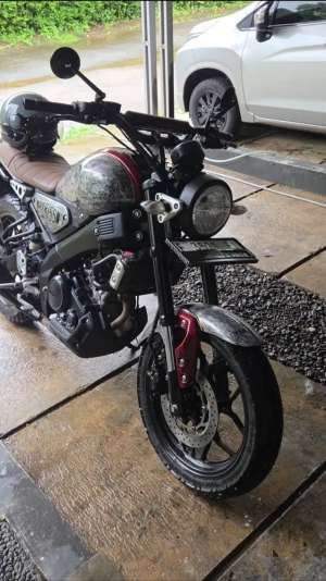 Jual bekas Jual yamaha xsr 155 limited edition n pajak on, ban corsa, stang asli,lokasi di Bogor Kab.