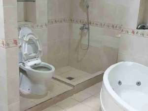 JualDisewakan Rumah Ciamik Siap Huni di Komplek Perumahan Elit area Mulyosari, Surabaya lokasi di Surabaya Kota, tersedia melalui melalui situs Olx