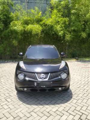 Jual bekas Juke AT 2011 Hitam,lokasi di Surabaya Kota