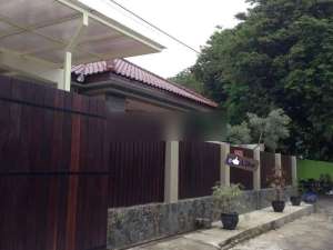 KAN RUMAH BESAR FULL FURNIS DENGAN KOLAM RENANG LOKASI TENGAH KOTA lokasi di Penajam Paser Utara Kab., tersedia melalui melalui situs Olx