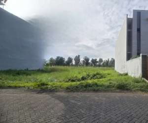 Kavling Tanah Puri Galaxy LOTUS GARDEN Bagus Depan Taman lokasi di Surabaya Kota, tersedia melalui melalui situs Olx