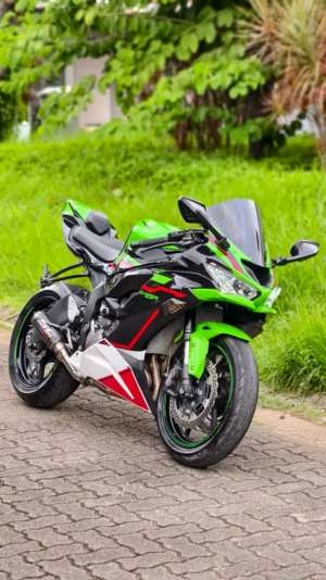 Jual bekas kawasak zx6r green KRT 2021, kondisi no minus siap gas,lokasi di Bandung Kota