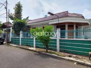 Kedoya Baru Rumah Hook lokasi di Jakarta Barat, tersedia melalui melalui situs Olx