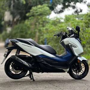 Jual bekas KEREN ABIS HONDA FORZA 250 ABS 2019 PUTIH KM LOW PAJAK ON SIAP SANTAI,lokasi di Depok Kota