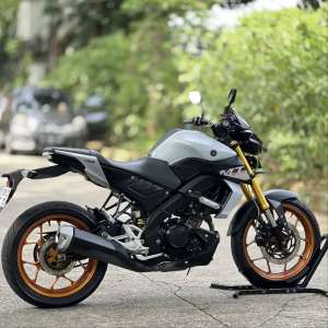 Jual bekas KEREN BANGET YAMAHA MT15 2019 GREY KM RENDAH PAJAK PANJANG NO MINUS,lokasi di Bogor Kab.