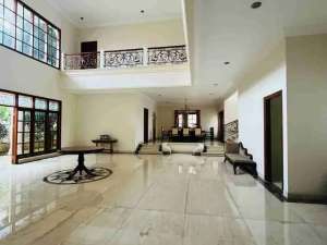 Kesempatan Langka Rumah Mewah di Jalan Utama Cluster Raffles Hills Cibubur lokasi di Depok Kota, tersedia melalui melalui situs Olx