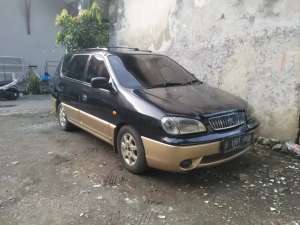Jual bekas Kia Carens 1 thn 2001 Matic.,lokasi di Bekasi Kota
