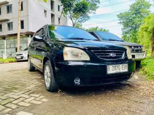 Jual bekas Kia Carens II 2006 Matic,lokasi di Jakarta Timur