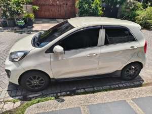 Jual bekas Kia Picanto 2011 Bensin,lokasi di Surabaya Kota