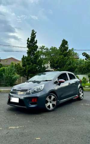 Jual bekas Kia Rio 2014 Matic LOW KM ASLI,lokasi di Cimahi Kota