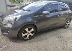 Jual bekas Kia Rio matic Hatchback 2014,lokasi di  