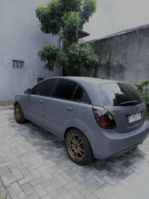 Jual bekas Kia rio pride 2011 AT istimewa,lokasi di Tangerang Selatan Kota