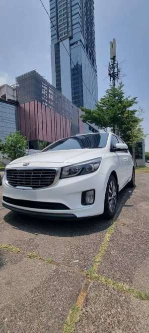 Jual bekas kia Sedona 2017alphard h1 innova,lokasi di Jakarta Pusat