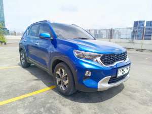Jual bekas Kia Sonet 1.5 Sunroof 2020 mewah di banding brio,lokasi di Jakarta Pusat