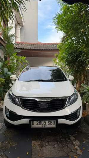 Jual bekas Kia Sportage PLATINUM 2012 Bensin, Sunroof,lokasi di  