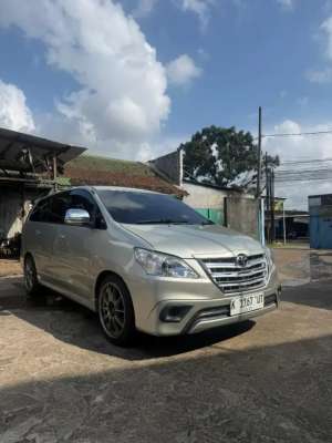 Jual bekas Kijang Innova 2.5G Diesel Matic Th1415 Kondisi Siap Pakai Tgn 1,lokasi di Jepara Kab.