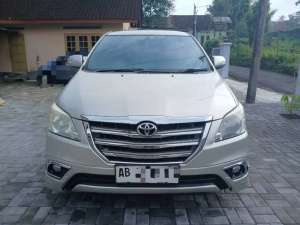 Jual bekas KIJANG INNOVA V AT LUXURY 2012,lokasi di  