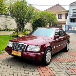 Jual bekas Kilometer 82.000 Mercy E320 3.2 MT 1993,lokasi di Surabaya Kota