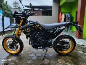 Jual bekas KLX 230 SE SM TIPE TERTINGGI,lokasi di Cirebon Kab.