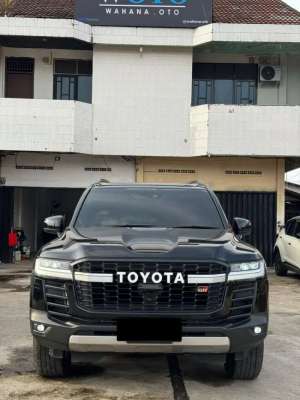 Jual bekas KM 10 RBTOYOTA Land Cruiser 300 GR Sport 2023,lokasi di Palembang Kota