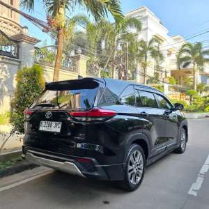 Jual bekas KM 10 RB. 98 Kaya Baru. Toyota Innova ZENIX Q HYBRID MODELISTA 2025,lokasi di Jakarta Barat