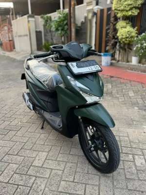 Jual bekas Km 100kilo Bln 12 Honda Beat Deluxe 2025 Full orisinil Like new,lokasi di Jakarta Barat