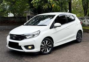 Jual bekas KM 17 RB Honda Brio RS CVT Facelift 20232024 Antik Seperti Baru E,lokasi di Jakarta Barat