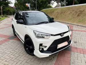 Jual bekas KM 18rbTOYOTA RAIZE TSS GR TURBO 2023 ORI 100 x brio hrv xpander,lokasi di Surabaya Kota