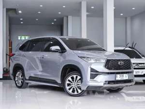 Jual bekas Km 20rb Zenix Q Hybrid TSS Modellista 2024 AtMatic Plat K Tgn 1 2023,lokasi di Yogyakarta Kota