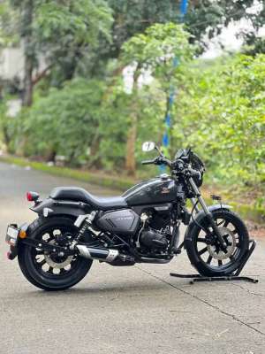 Jual bekas KM 2K AJA BENELLI MOTOBI 200 EVO 2025 HITAM PAJAK HIDUP RASA BARU,lokasi di Depok Kota