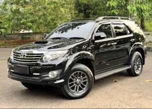 Jual bekas KM 30 RB Toyota Fortuner VNT Diesel AT 2015 Antik Like New 2014,lokasi di Jakarta Barat