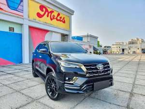 Jual bekas KM 30 RIBUANTOYOTA FORTUNER VRZ 2.8 GR HITAM AT 2023,lokasi di Jakarta Utara