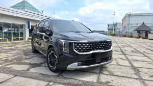 Jual bekas KM 3.000 PERAKKIA GRAND CARNIVAL 2.2 DIESEL PREMIER 11 SEAT 2025,lokasi di Jakarta Selatan