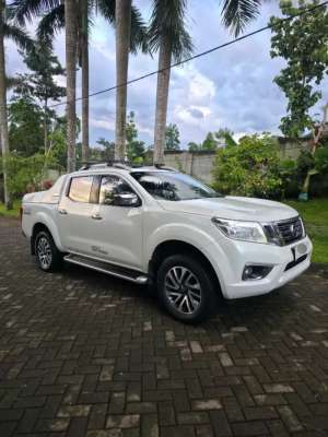 Jual bekas KM 41.000 Nissan Navara VL Matic NP300 2017,lokasi di Malang Kota