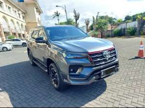 Jual bekas KM 50 RB TOYOTA FORTUNER VRZ TRD SPORTIVO 2.4 DIESEL 2022 NIK 2021,lokasi di  ,Jakarta Selatan