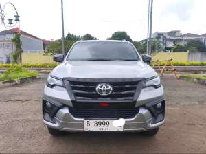 Jual bekas KM 50rb Toyota Fortuner TRD Sportivo Diesel AT 2019 Upgrade nyaman,lokasi di Jakarta Barat