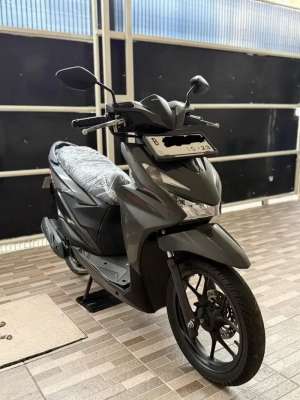 Jual bekas KM 800 Honda Beat Deluxe ISS ALARM FACELIFT 2024 PJK 12 2025 Hitam,lokasi di Jakarta Barat