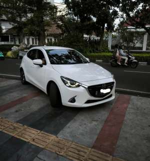Jual bekas km 88rb Mazda 2 R Skyactive 2017,lokasi di Bandung Kota